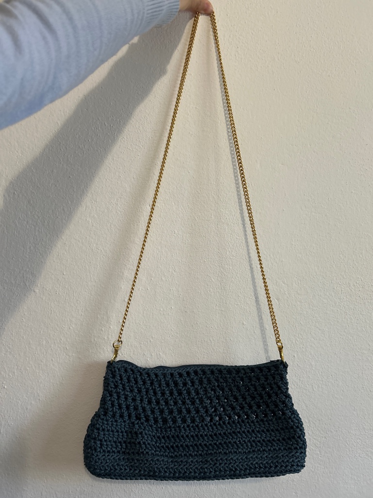 Pochette crochet in cordino blu